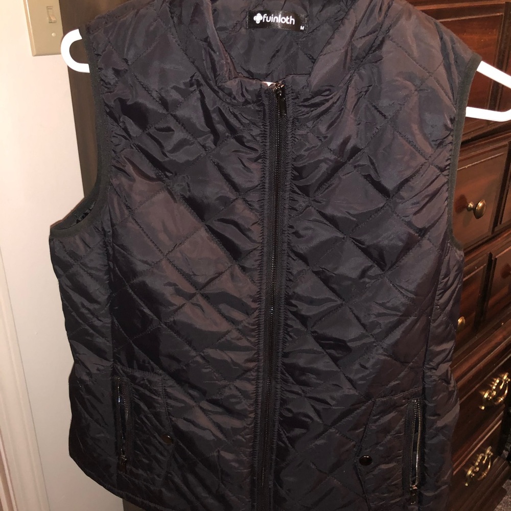 Ladies black puff vest